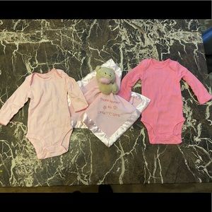 New without tags CARTERS 0-3 month onsie lot